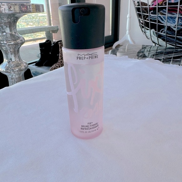 Mac Cosmetics Fix Plus Prep + Prime Primer Rose Setting Spray - Picture 3 of 4